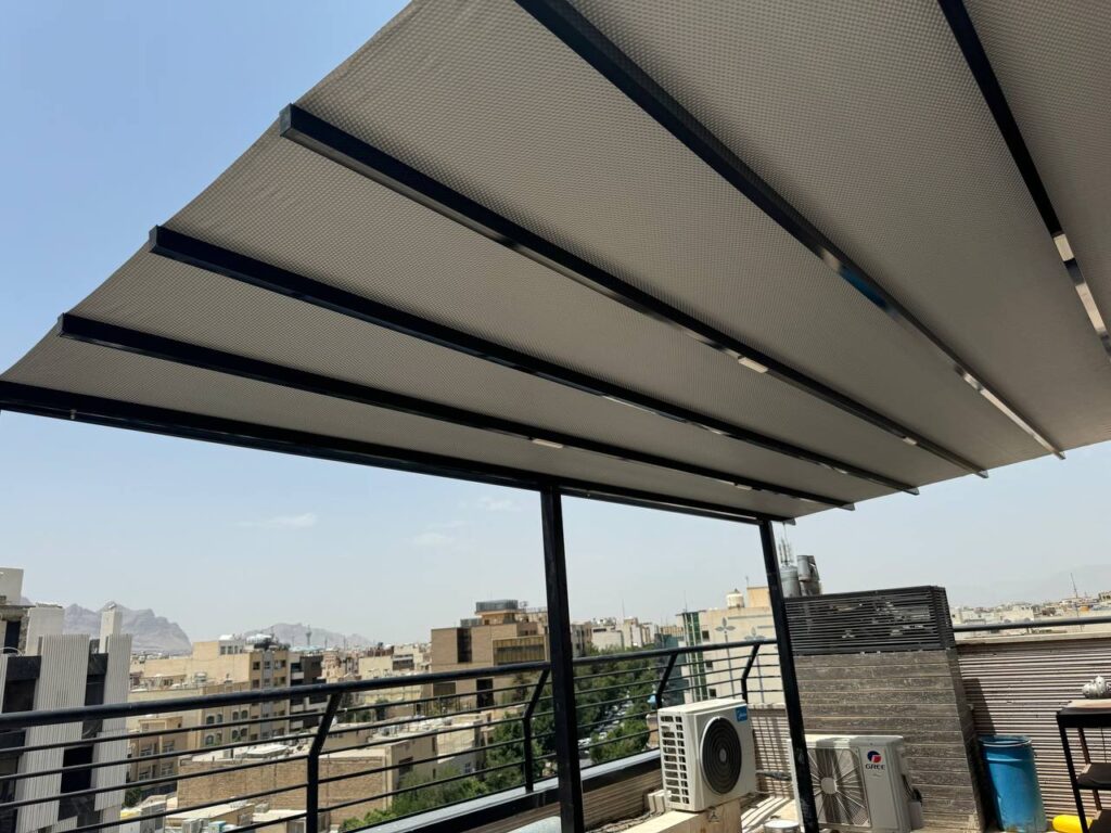 سقف متحرک اجرا شده در ساختمان ویلایی در اصفهان با طراحی مدرن

